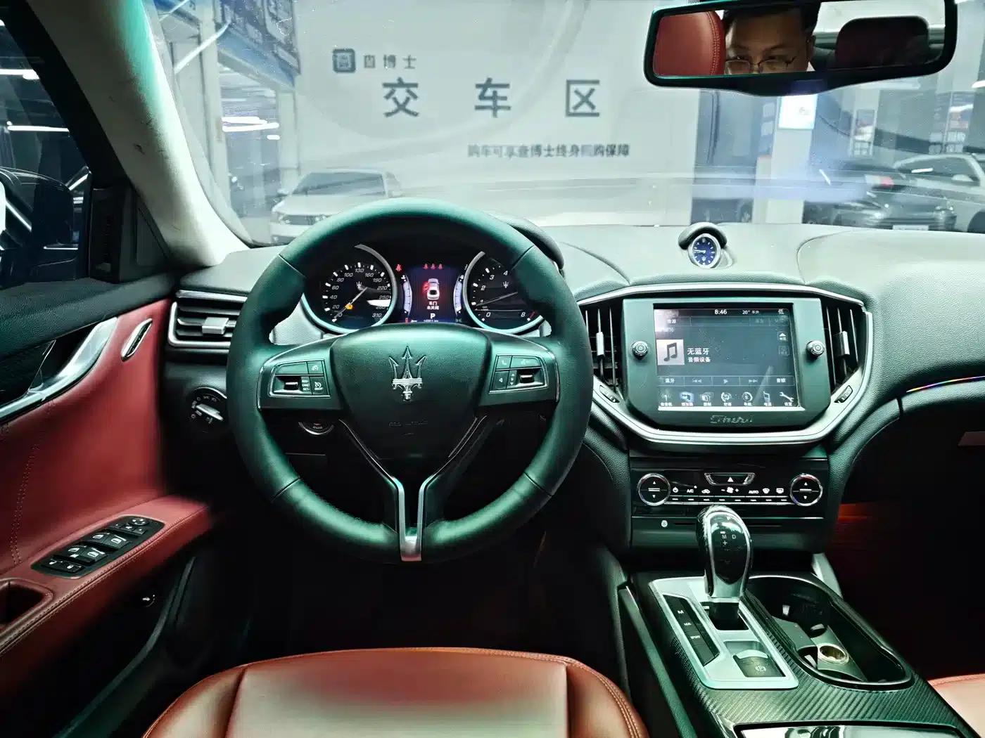 2014 Ghibli 3.0T Standard Edition — миниатюра 7