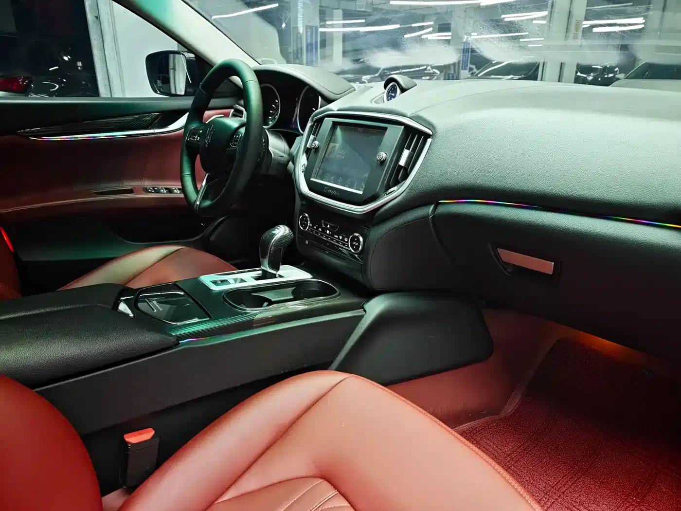 2014 Ghibli 3.0T Standard Edition — миниатюра 10