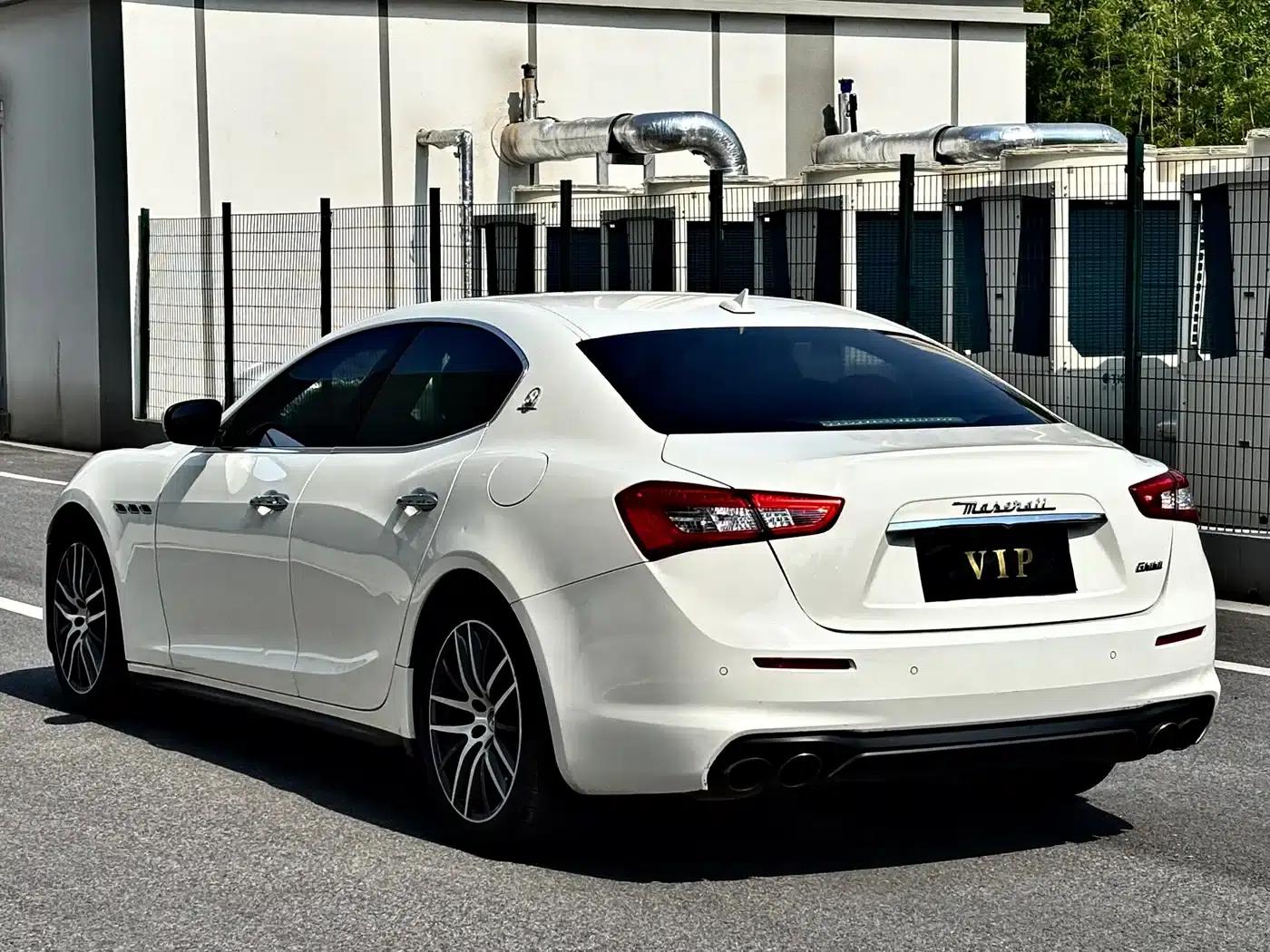 2017 Ghibli 3.0T Standard Edition — миниатюра 5