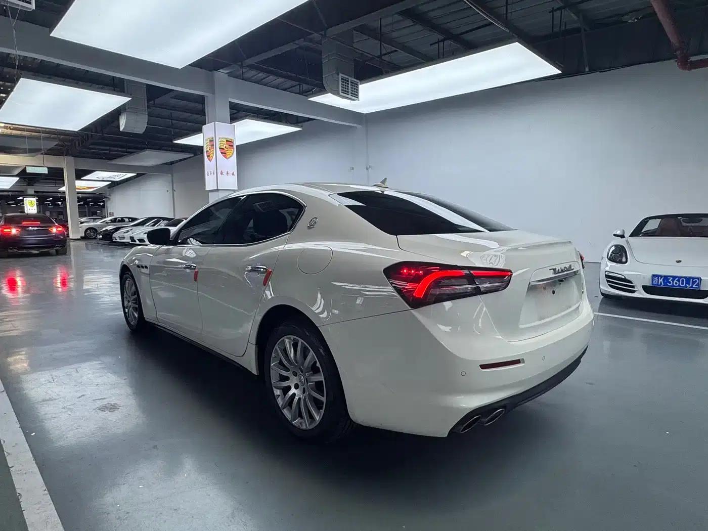 2021 Ghibli 2.0T Edge Edition — миниатюра 11