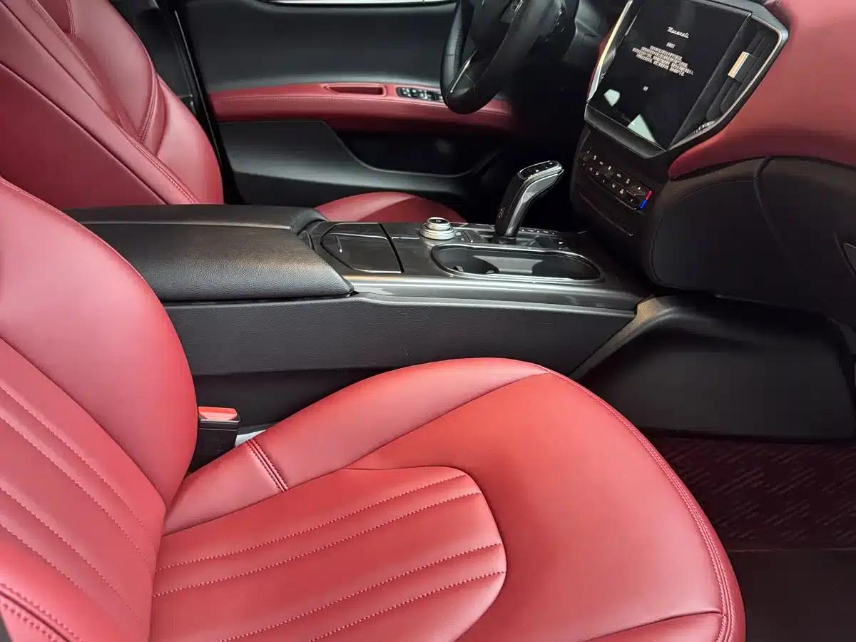 2021 Ghibli 2.0T Edge Edition — миниатюра 9