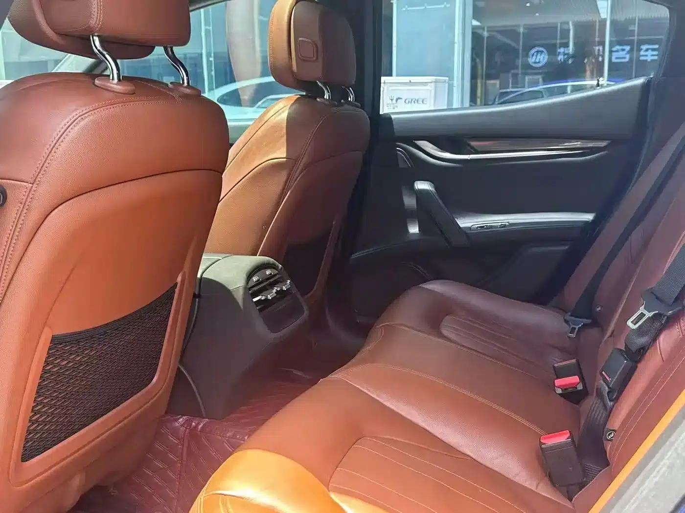 2017 Ghibli 3.0T Standard Edition — миниатюра 7