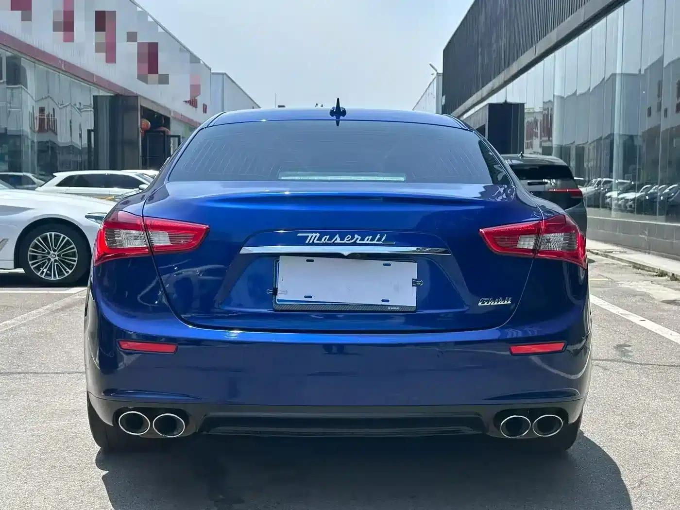 2017 Ghibli 3.0T Standard Edition — миниатюра 10