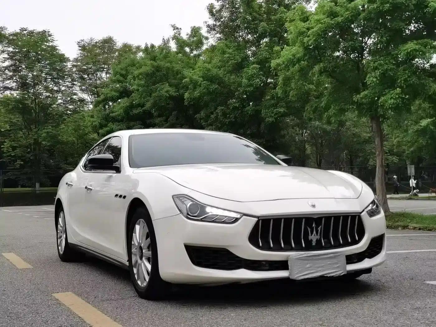 2017 Ghibli 3.0T Standard Edition — миниатюра 3