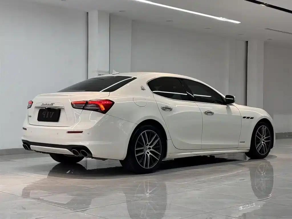 2021 Ghibli 2.0T Edge Edition — миниатюра 9