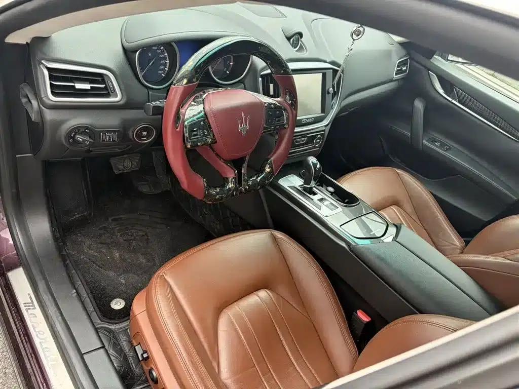 2014 Ghibli 3.0T Standard Edition — миниатюра 7