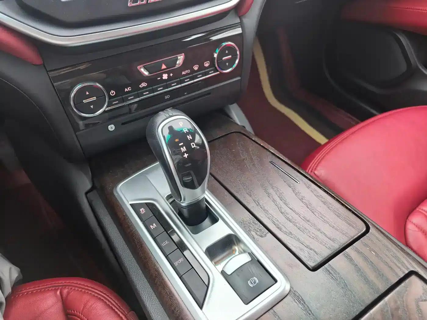 2014 Ghibli 3.0T Standard Edition — миниатюра 10
