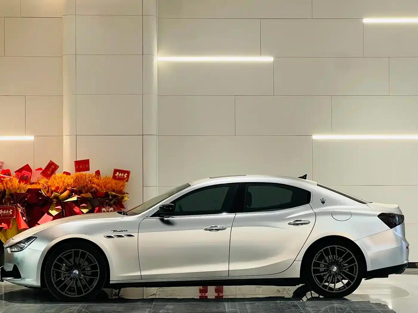 2014 Ghibli 3.0T Standard Edition — миниатюра 2