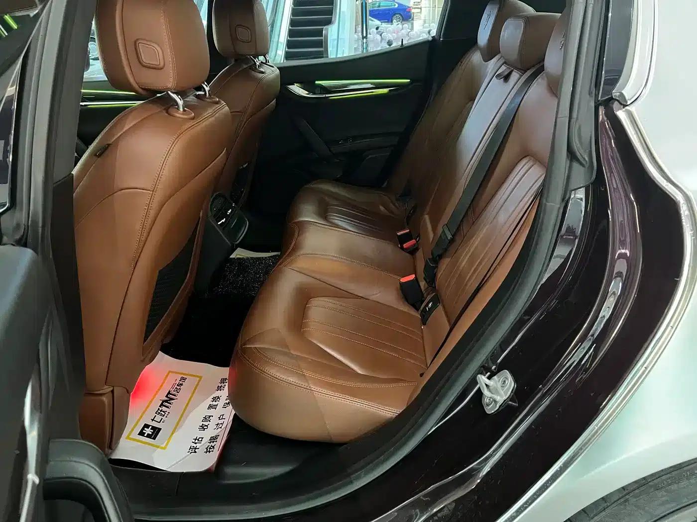 2014 Ghibli 3.0T Standard Edition — миниатюра 12