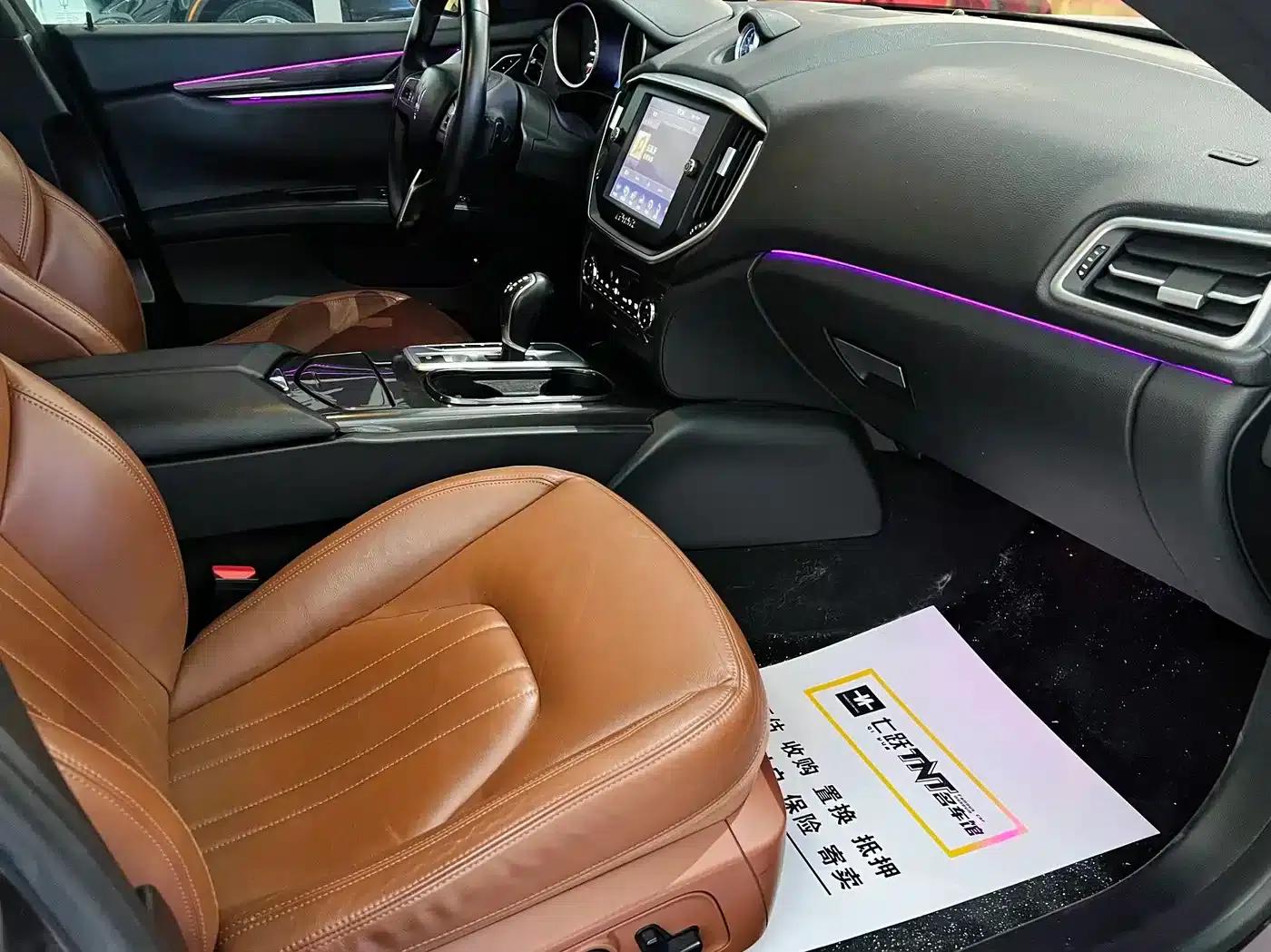 2014 Ghibli 3.0T Standard Edition — миниатюра 17