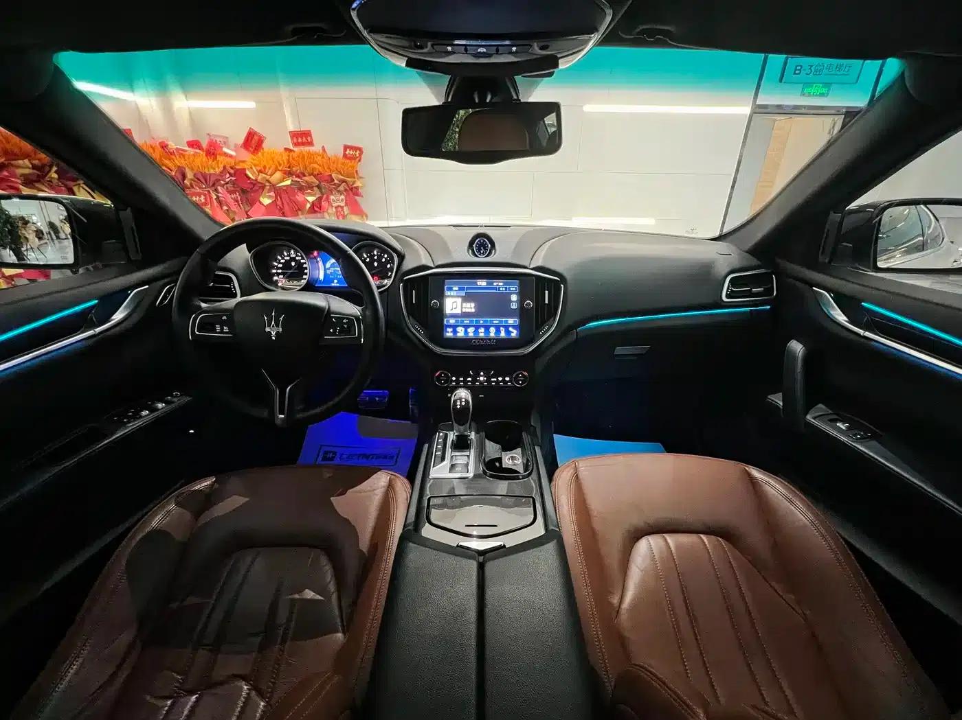 2014 Ghibli 3.0T Standard Edition — миниатюра 18