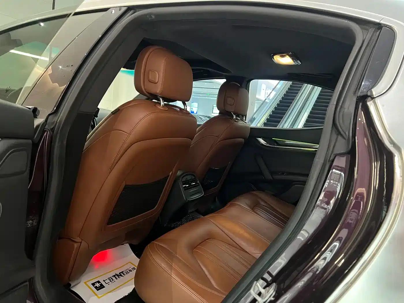 2014 Ghibli 3.0T Standard Edition — миниатюра 10