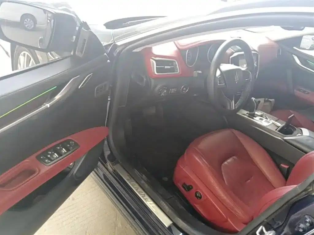 2014 Ghibli 3.0T Standard Edition — миниатюра 16