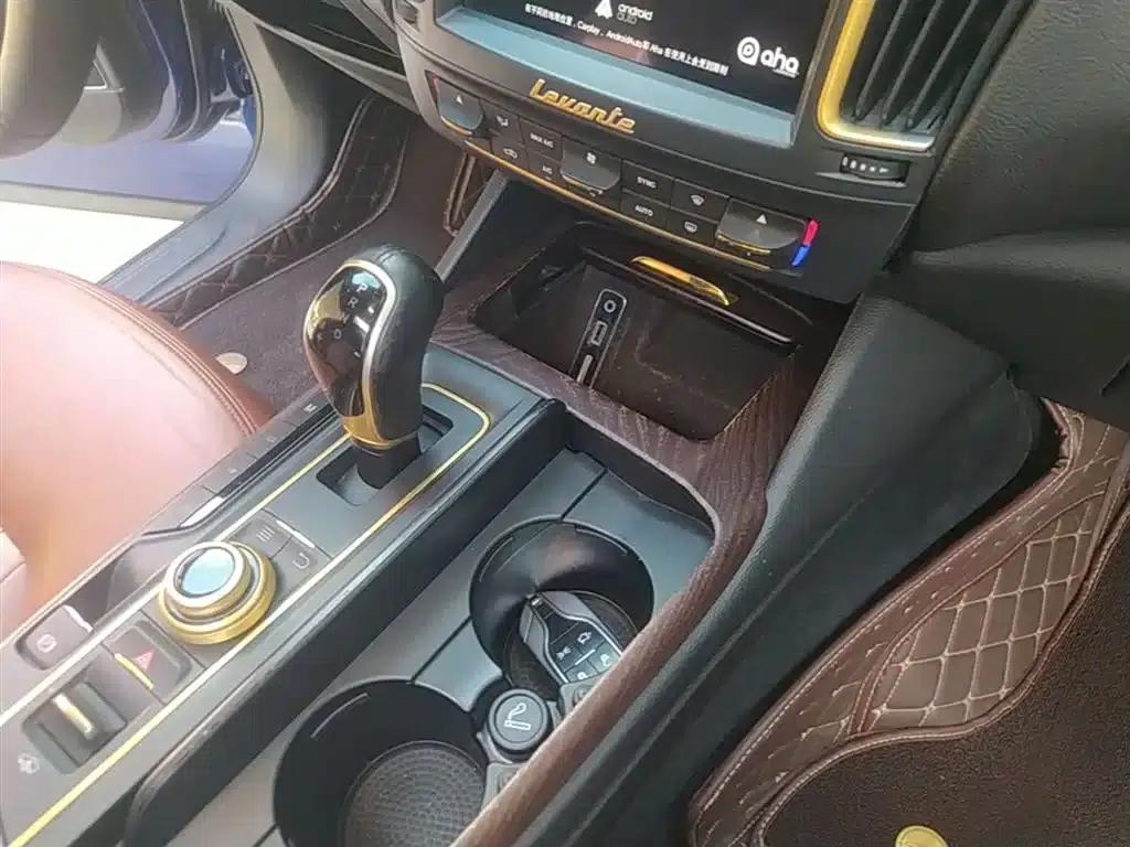 2018 Levante 3.0T Classic Edition — миниатюра 14