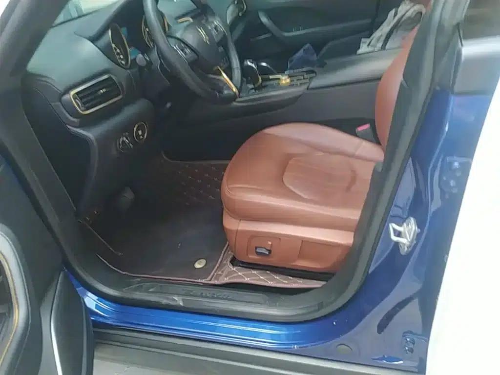 2018 Levante 3.0T Classic Edition — миниатюра 15
