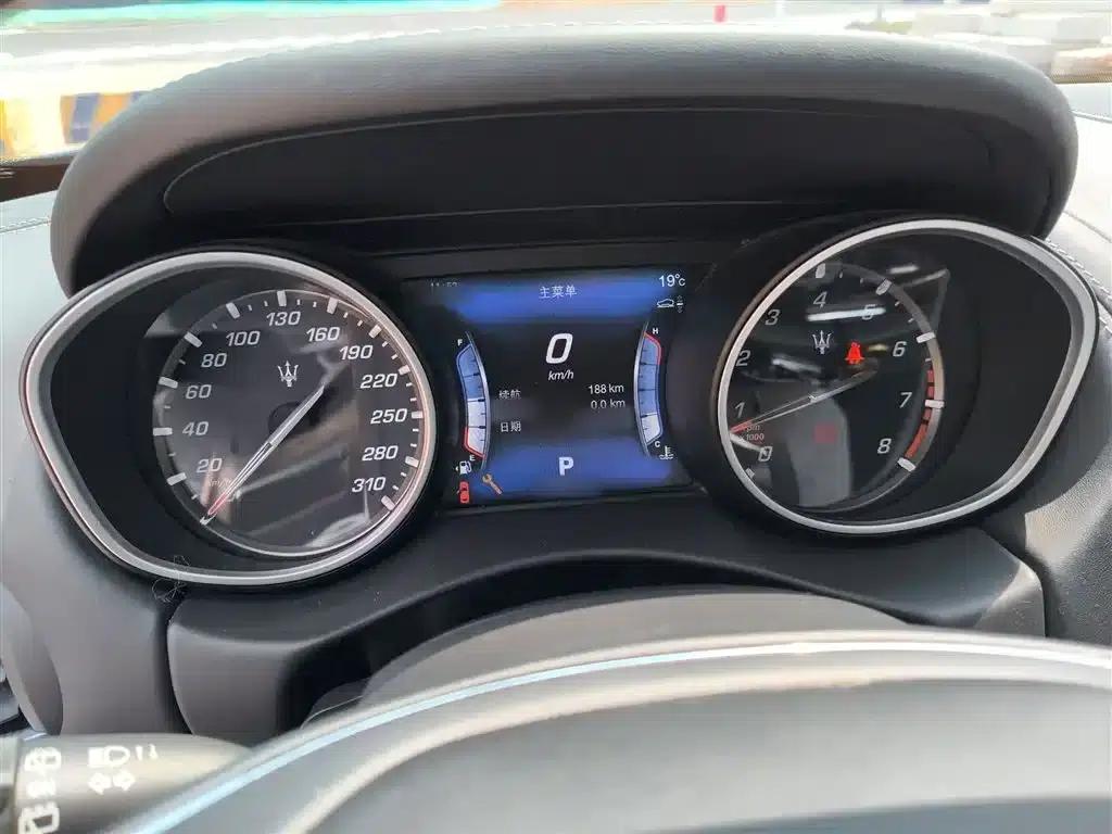 2016 Levante 3.0T Standard Edition — миниатюра 3