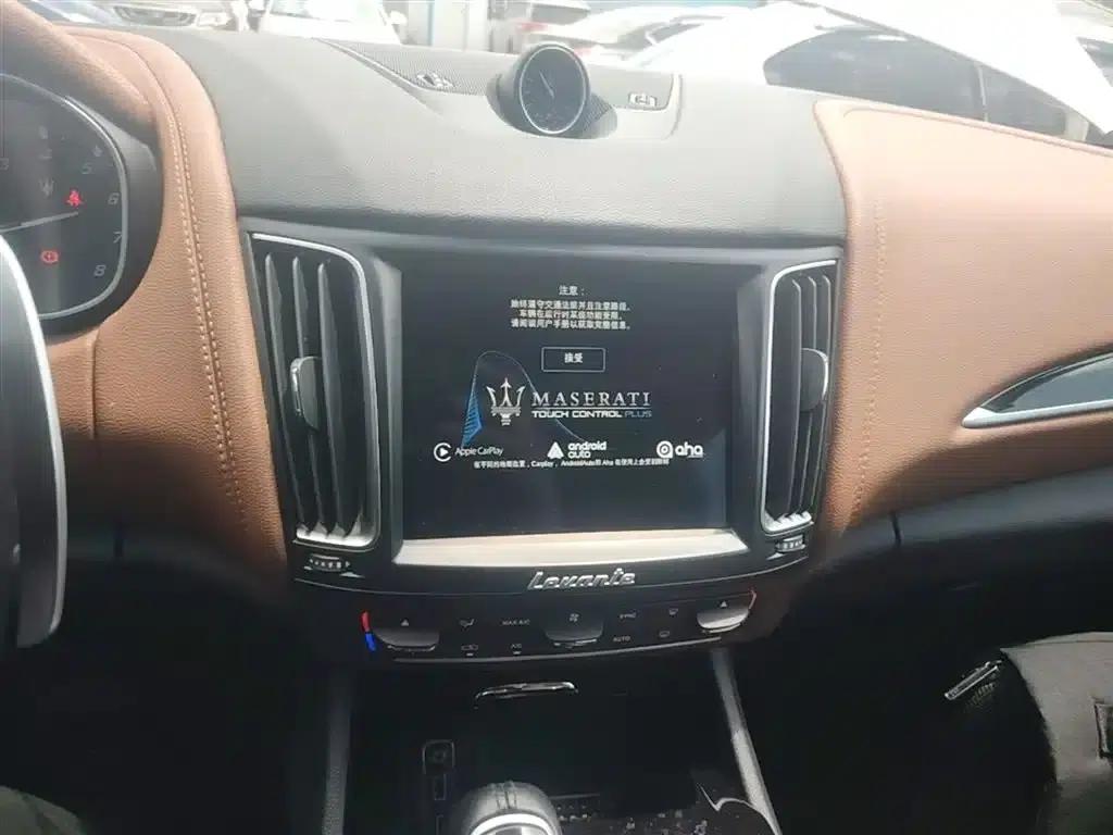 2016 Levante 3.0T Standard Edition — миниатюра 13