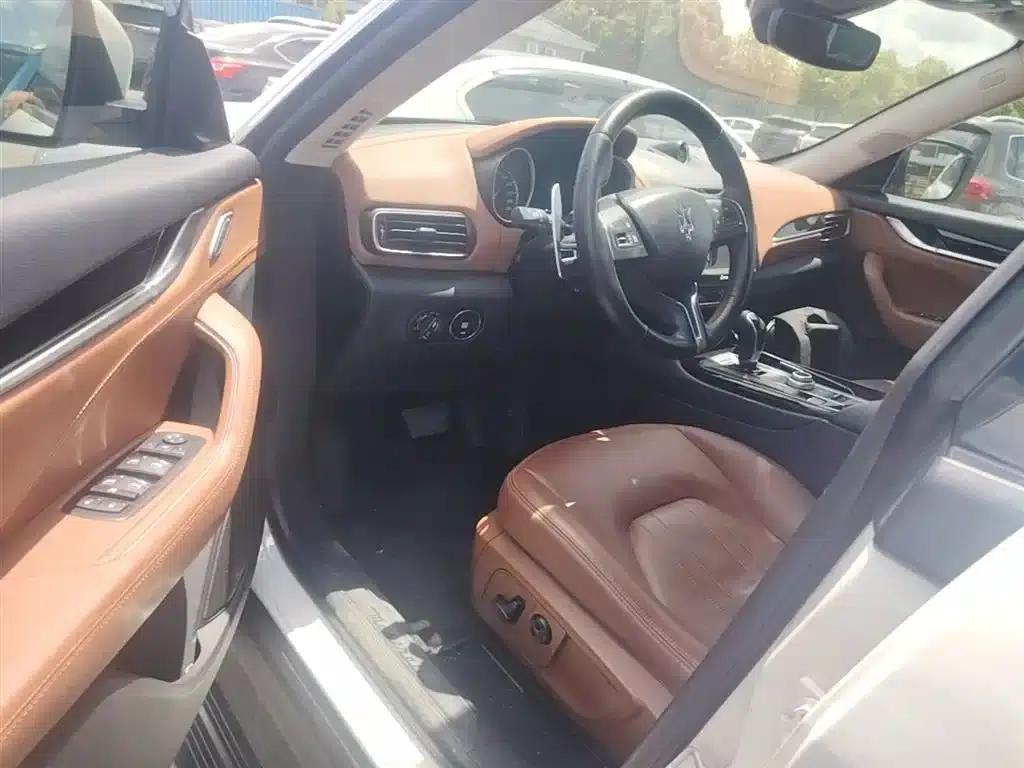 2016 Levante 3.0T Standard Edition — миниатюра 16