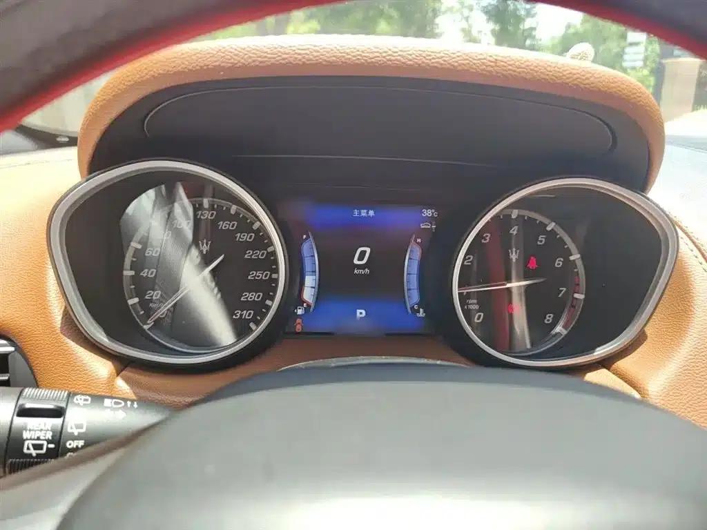 2016 Levante 3.0T Standard Edition — миниатюра 4