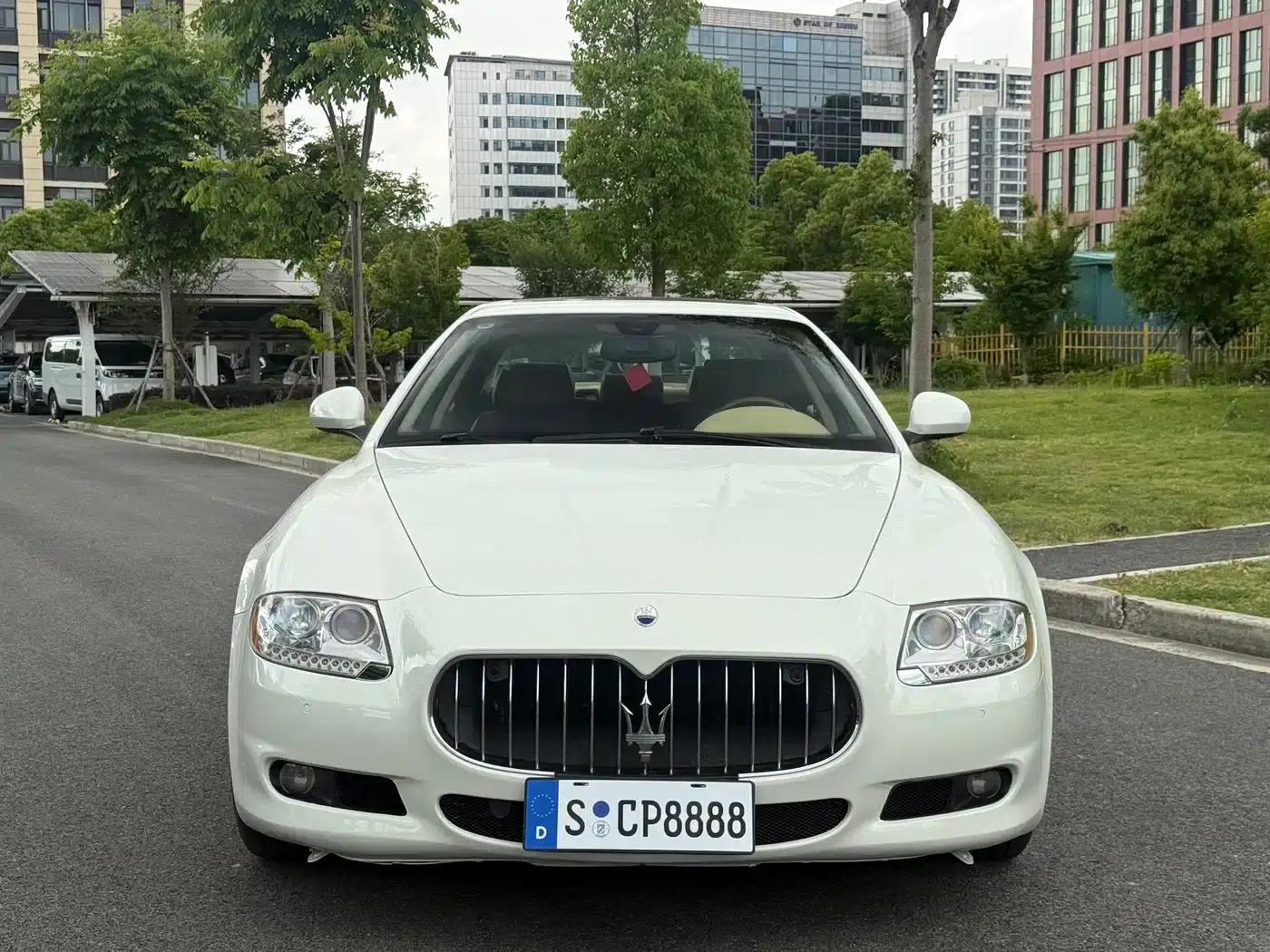 2010 Quattroporte 4.7L Sport Edition — миниатюра 2