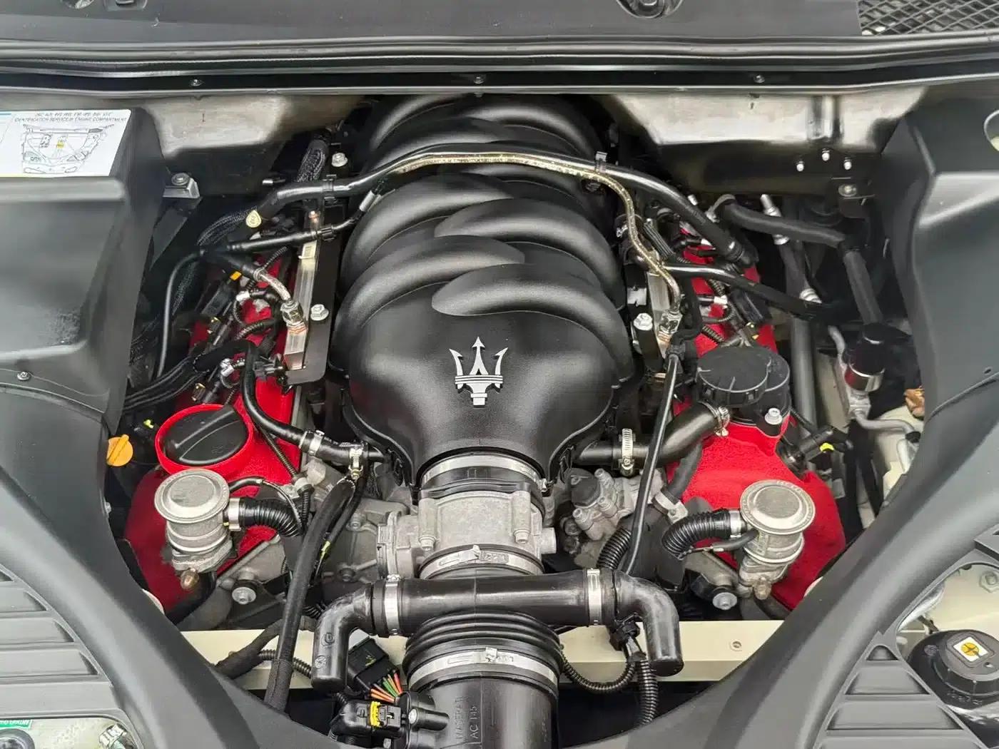 2010 Quattroporte 4.7L Sport Edition — миниатюра 11