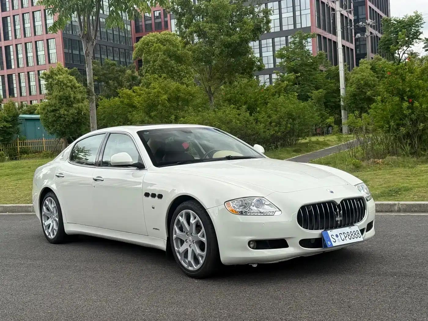 2010 Quattroporte 4.7L Sport Edition — миниатюра 3