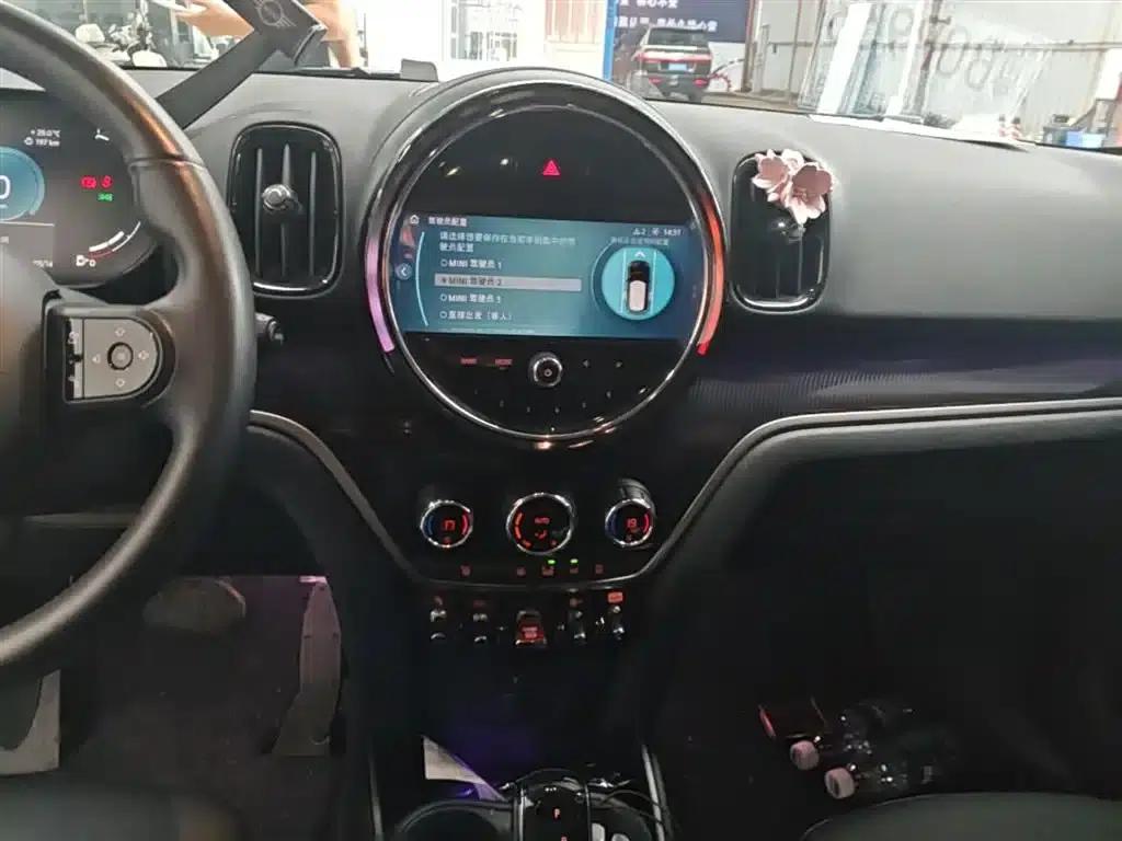 2022 MINI COUNTRYMAN Facelift 1.5T COOPER Connoisseur — миниатюра 13