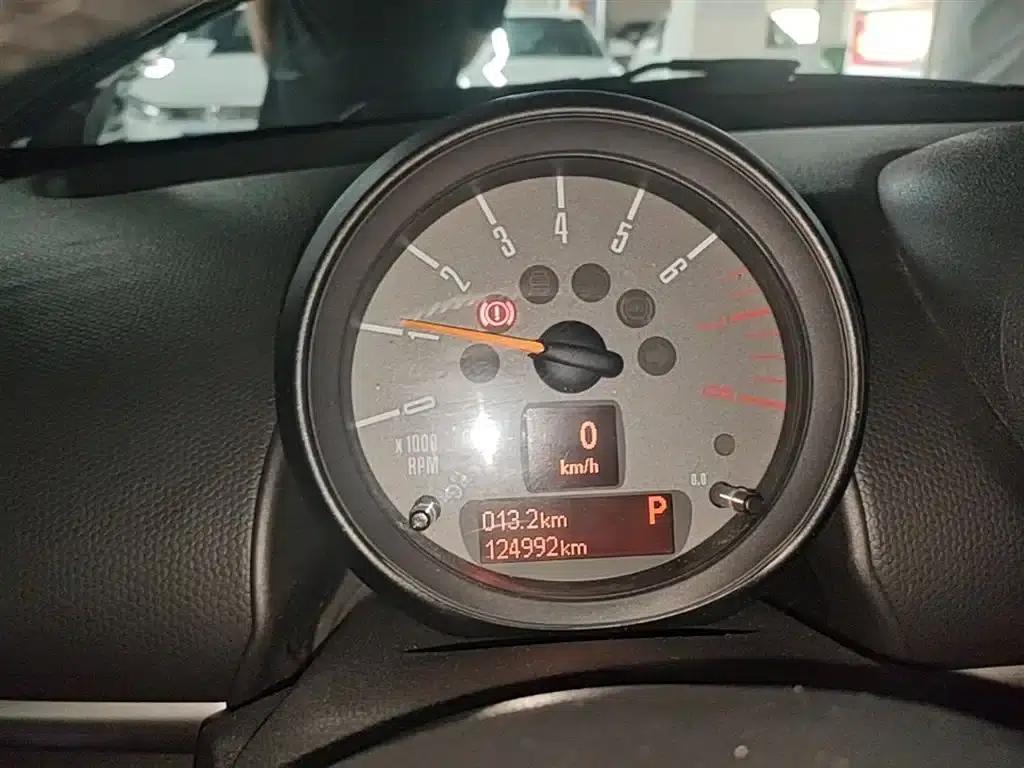2016 MINI COUNTRYMAN 1.6T COOPER ALL4 Fun for Gear Enthusiasts — миниатюра 12