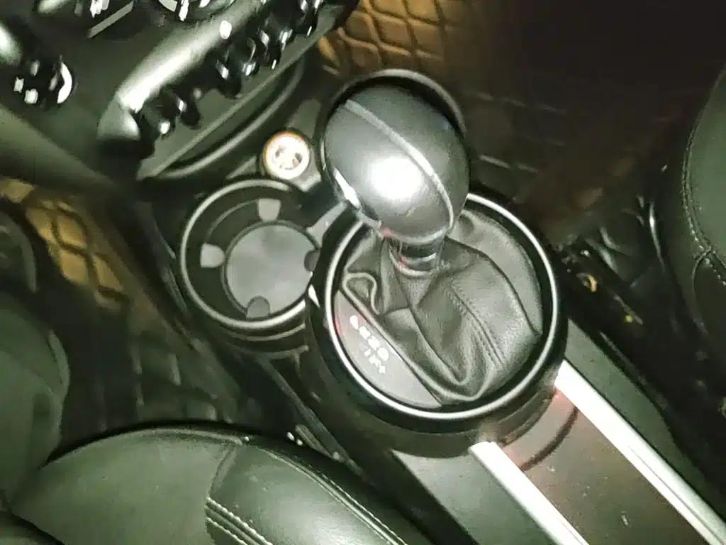 2016 MINI COUNTRYMAN 1.6T COOPER ALL4 Fun for Gear Enthusiasts — миниатюра 14
