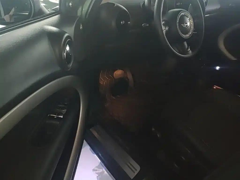 2016 MINI COUNTRYMAN 1.6T COOPER ALL4 Fun for Gear Enthusiasts — миниатюра 15