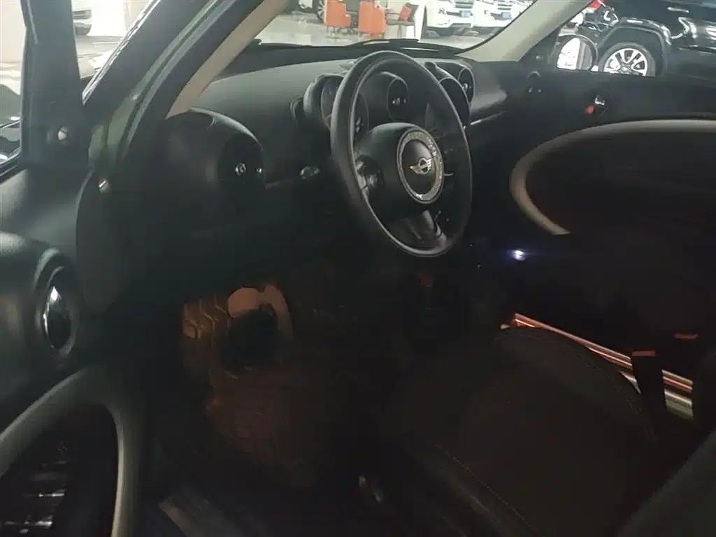 2016 MINI COUNTRYMAN 1.6T COOPER ALL4 Fun for Gear Enthusiasts — миниатюра 16