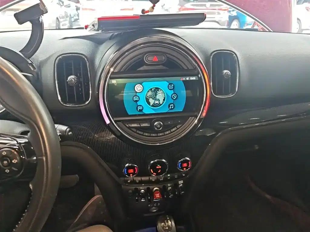 2017 MINI COUNTRYMAN 2.0T COOPER S ALL4 Traveler — миниатюра 13
