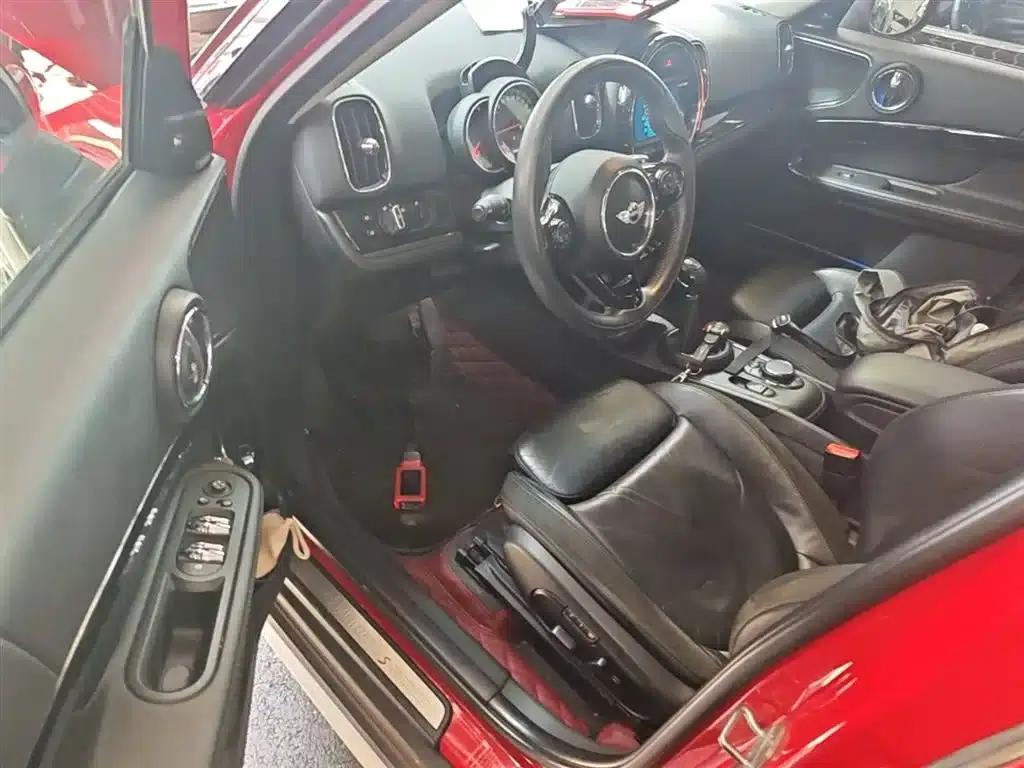 2017 MINI COUNTRYMAN 2.0T COOPER S ALL4 Traveler — миниатюра 16