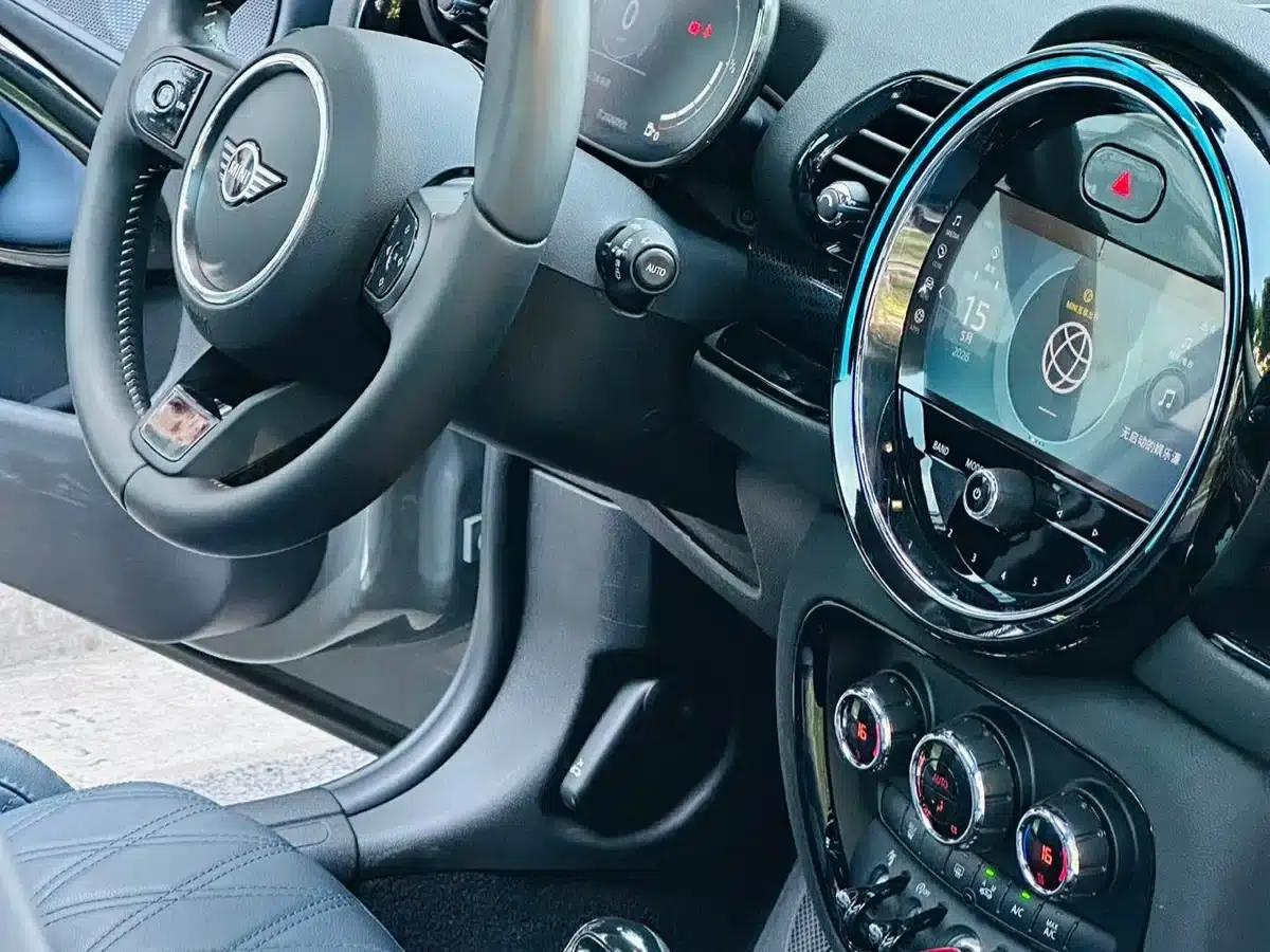 2022 MINI CLUBMAN 2.0T COOPER S BRICK LANE Limited Edition — миниатюра 11