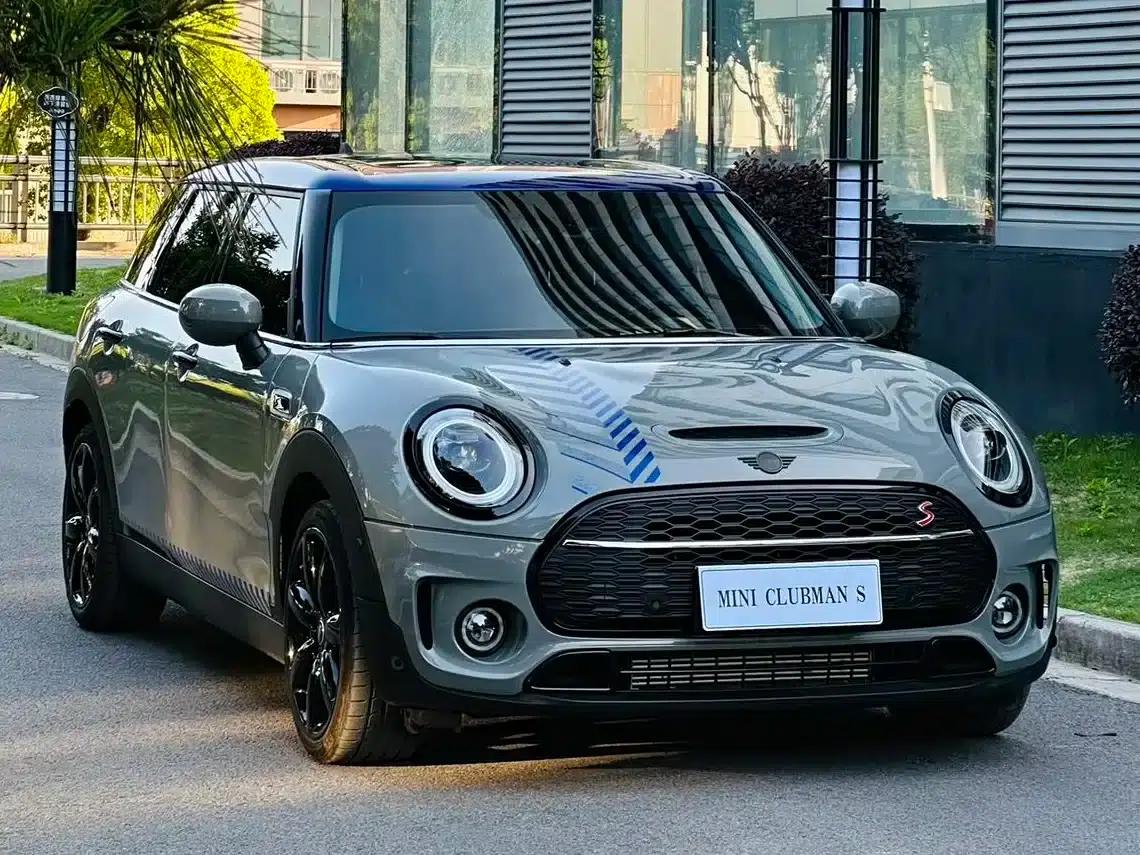 2022 MINI CLUBMAN 2.0T COOPER S BRICK LANE Limited Edition — миниатюра 3