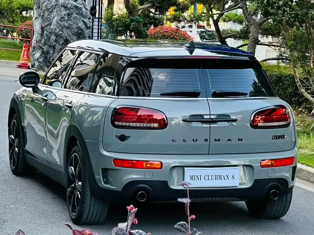 2022 MINI CLUBMAN 2.0T COOPER S BRICK LANE Limited Edition — миниатюра 4