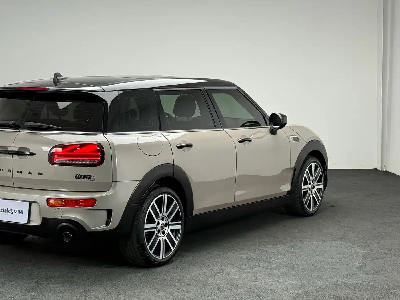 2023 MINI CLUBMAN 2.0T COOPER S Connoisseur — миниатюра 20