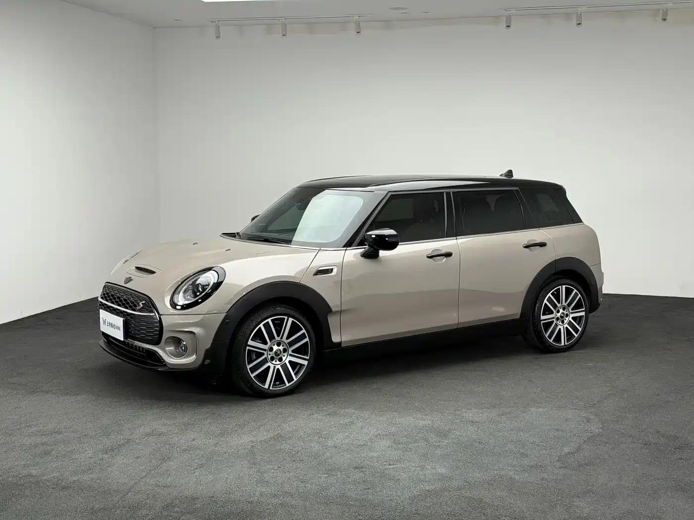 2023 MINI CLUBMAN 2.0T COOPER S Connoisseur — миниатюра 3