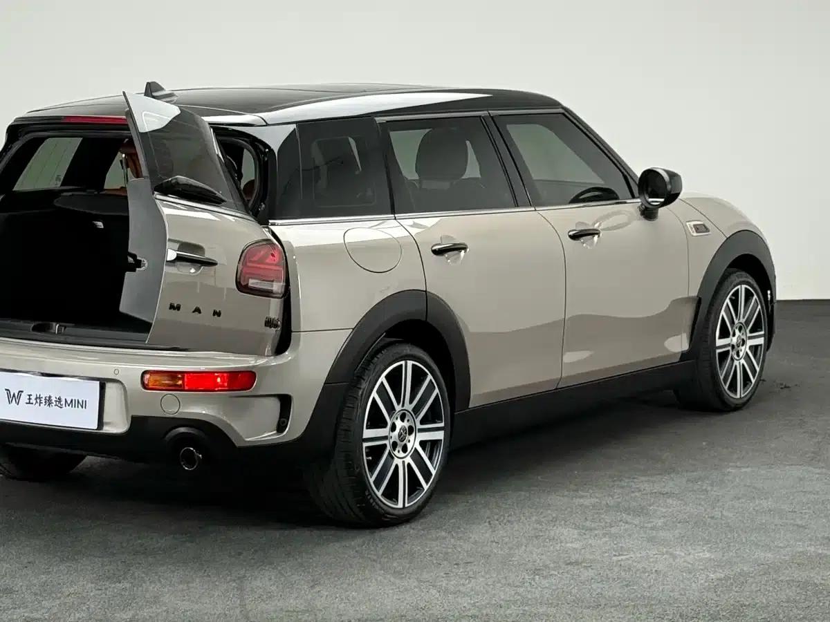 2023 MINI CLUBMAN 2.0T COOPER S Connoisseur — миниатюра 24