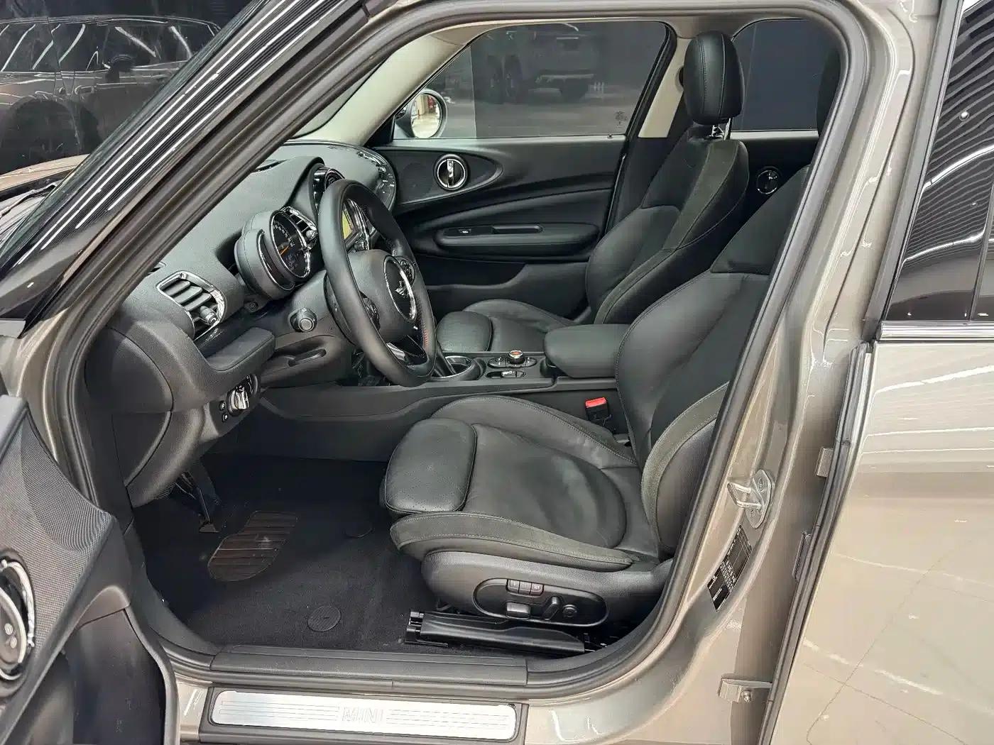 2016 MINI CLUBMAN Facelift 1.5T COOPER Connoisseur Edition — миниатюра 13