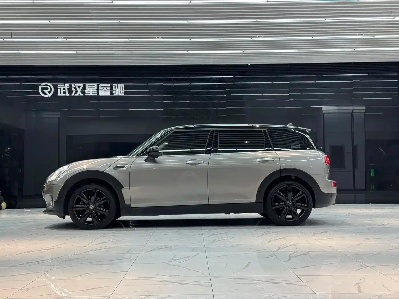 2016 MINI CLUBMAN Facelift 1.5T COOPER Connoisseur Edition — миниатюра 3