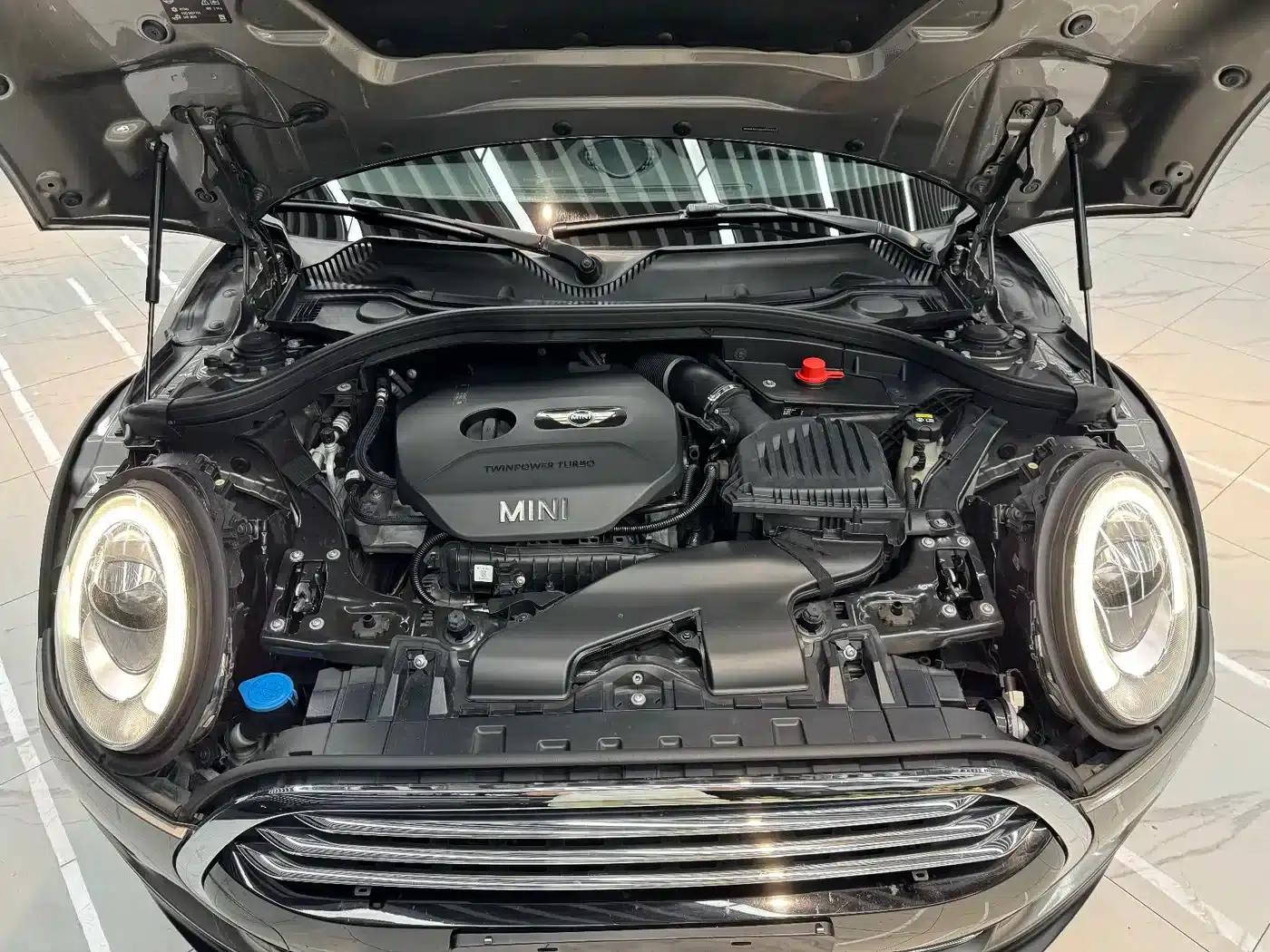 2016 MINI CLUBMAN Facelift 1.5T COOPER Connoisseur Edition — миниатюра 7