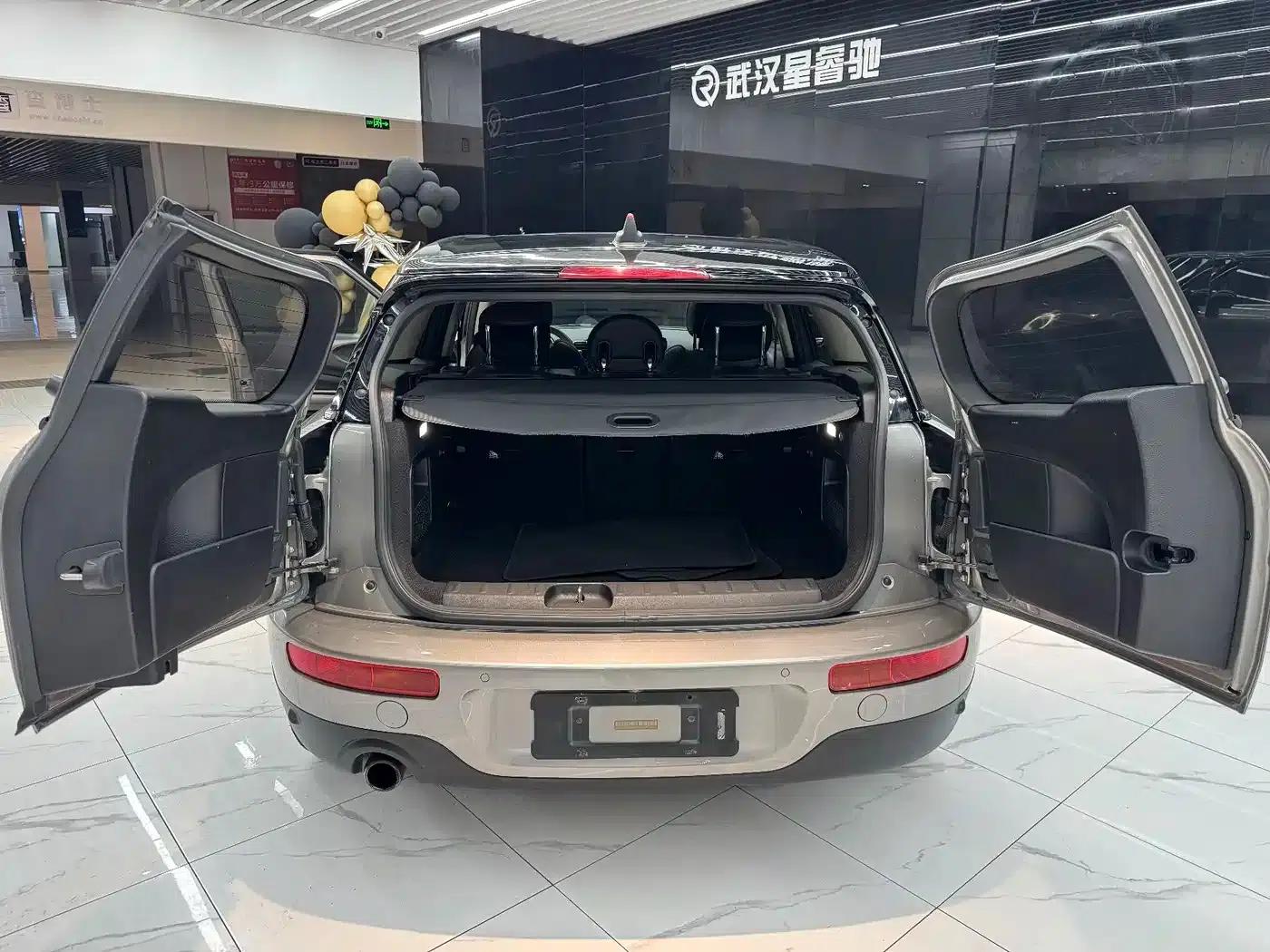 2016 MINI CLUBMAN Facelift 1.5T COOPER Connoisseur Edition — миниатюра 9