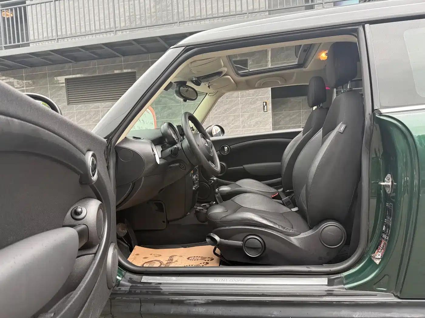 2011 MINI CLUBMAN 1.6L COOPER Fun — миниатюра 15