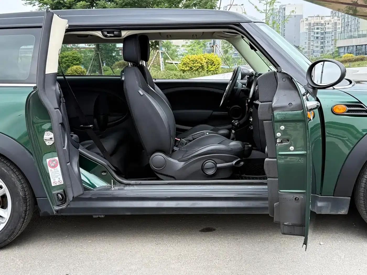 2011 MINI CLUBMAN 1.6L COOPER Fun — миниатюра 4