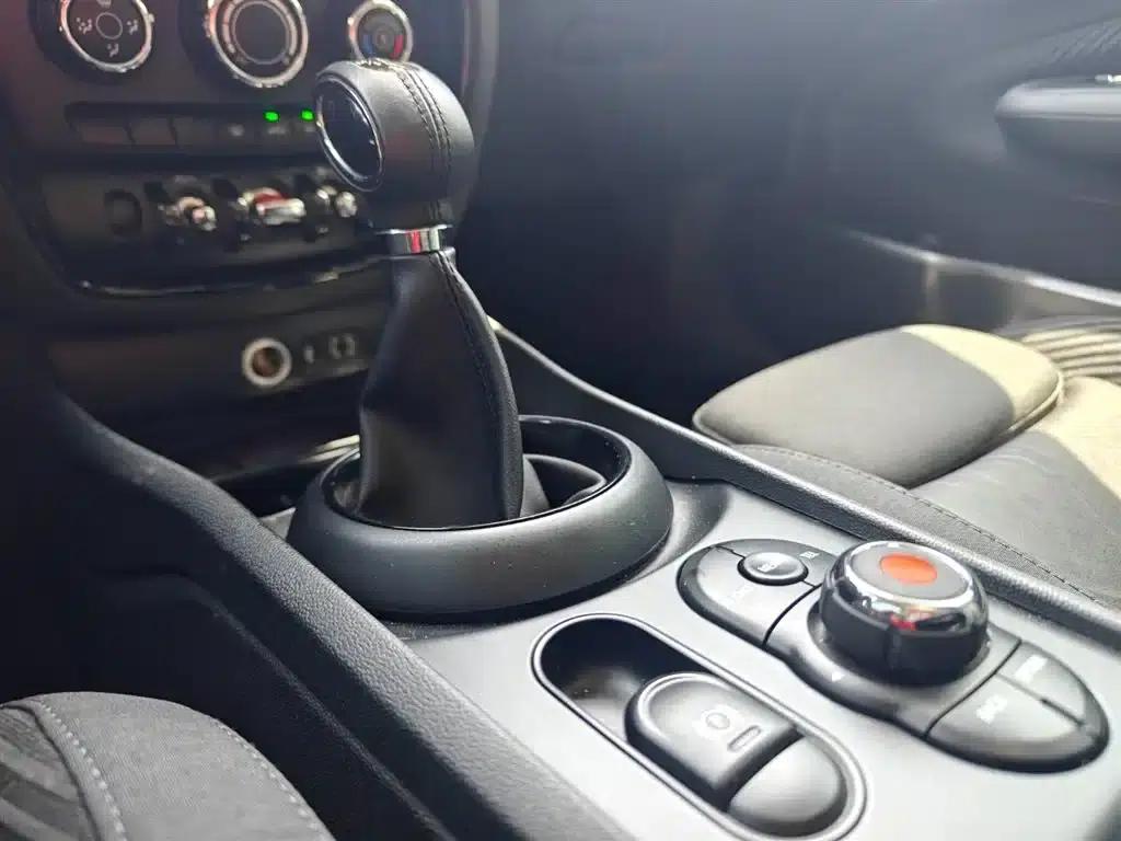 2016 MINI CLUBMAN Facelift 1.5T COOPER — миниатюра 11