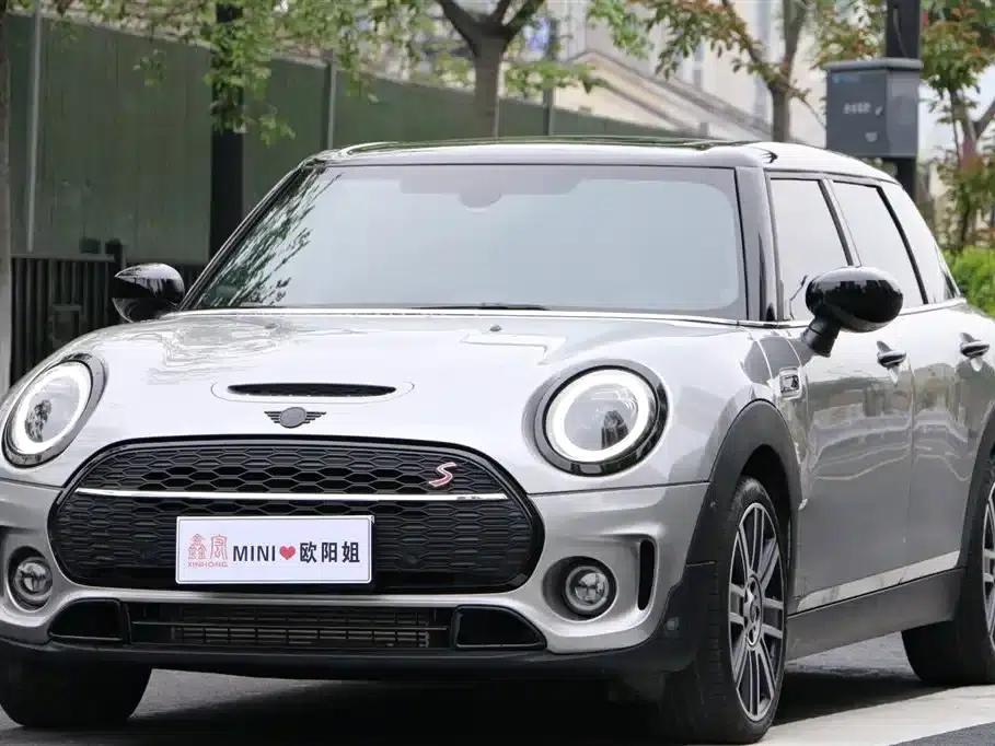 2023 MINI CLUBMAN 2.0T COOPER S Connoisseur — миниатюра 1