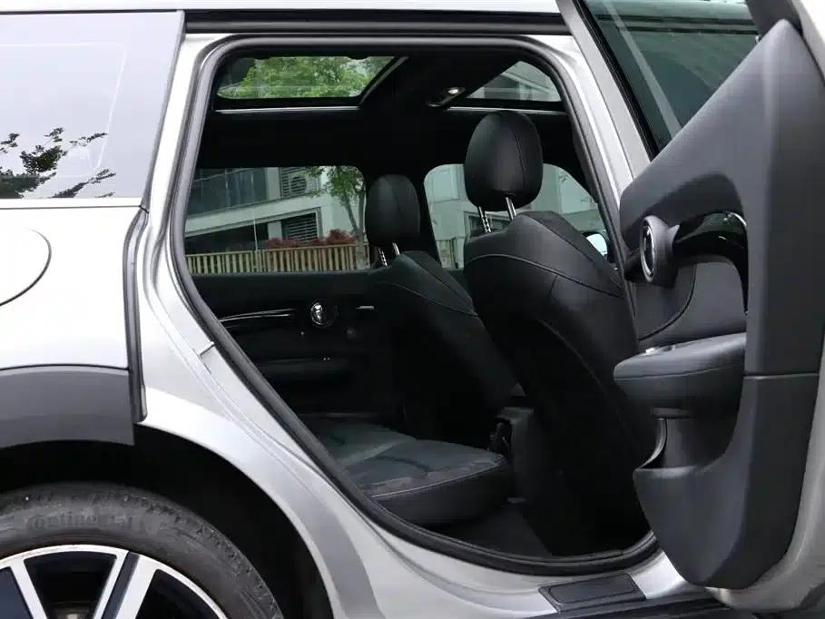 2023 MINI CLUBMAN 2.0T COOPER S Connoisseur — миниатюра 11