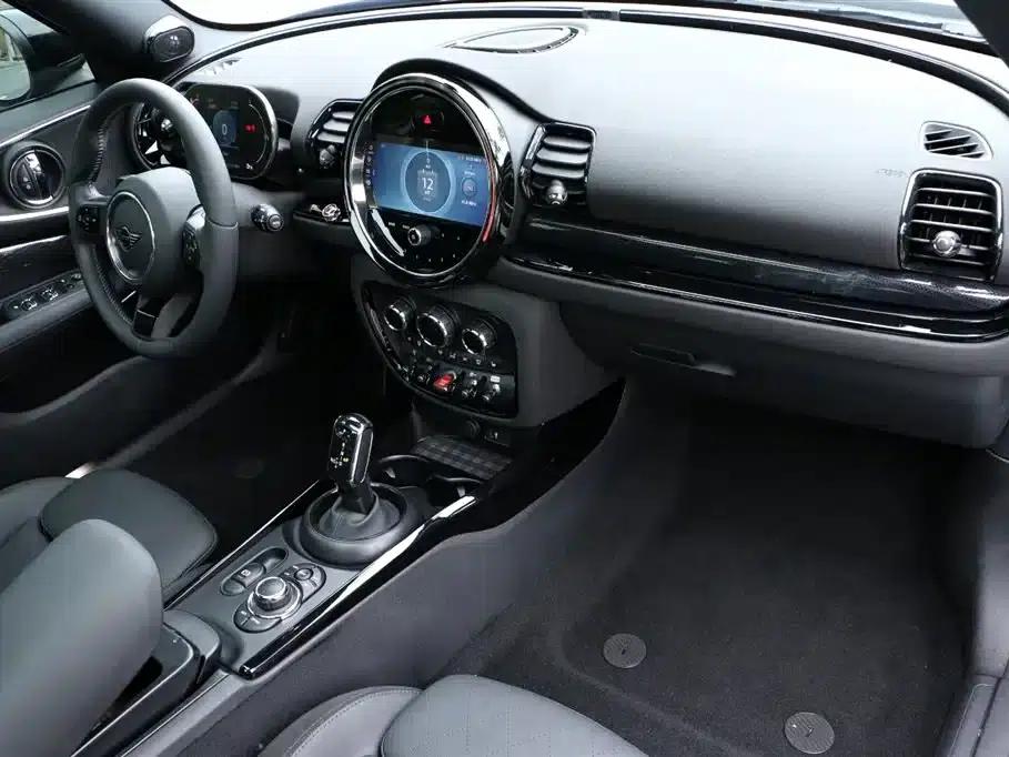 2023 MINI CLUBMAN 2.0T COOPER S Connoisseur — миниатюра 12