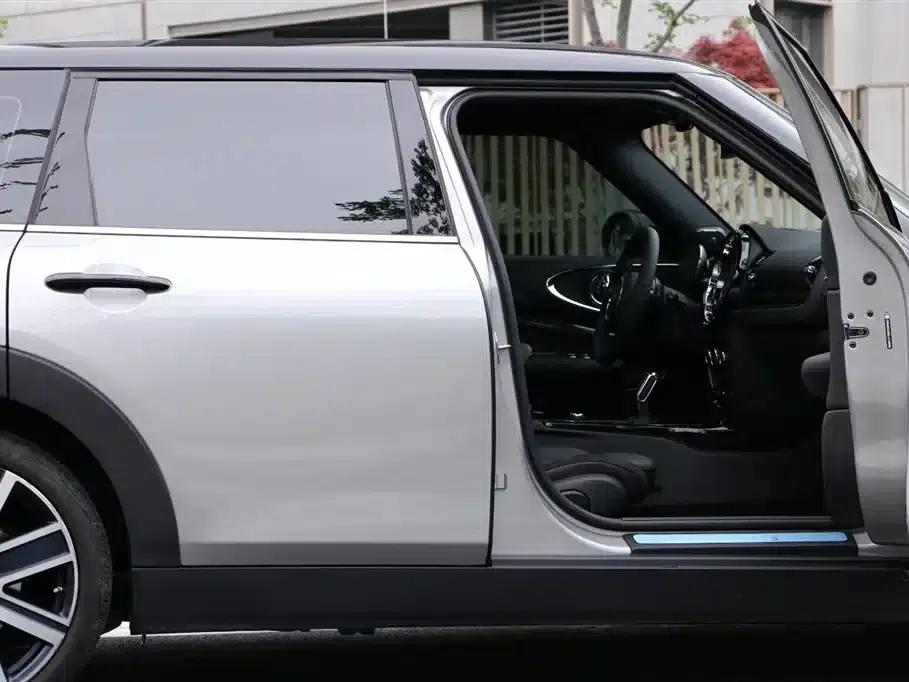 2023 MINI CLUBMAN 2.0T COOPER S Connoisseur — миниатюра 13
